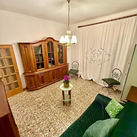 House Of Arcadia Apartment